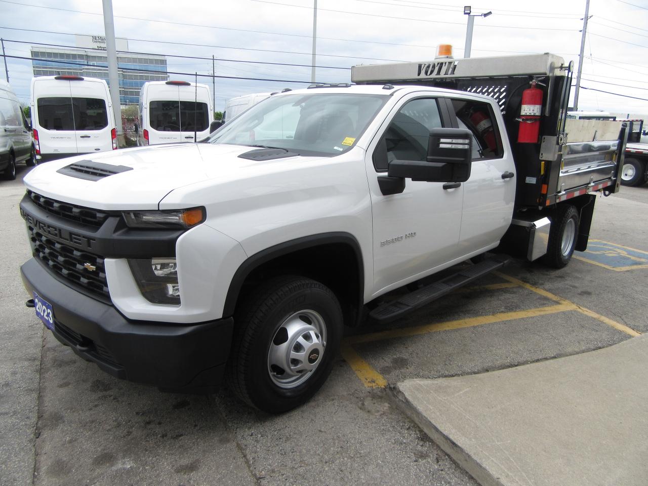 2023 Chevrolet 3500 SILVERADO CREW CAB 4X4 DUMP BOX EXTENDED WARRANTY Photo4