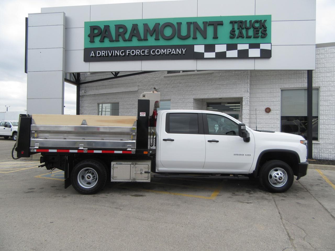 2023 Chevrolet 3500 SILVERADO CREW CAB 4X4 DUMP BOX EXTENDED WARRANTY Photo