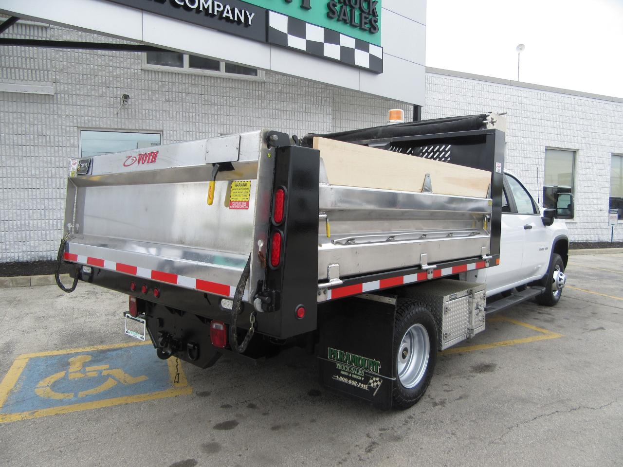 2023 Chevrolet 3500 SILVERADO CREW CAB 4X4 DUMP BOX EXTENDED WARRANTY Photo