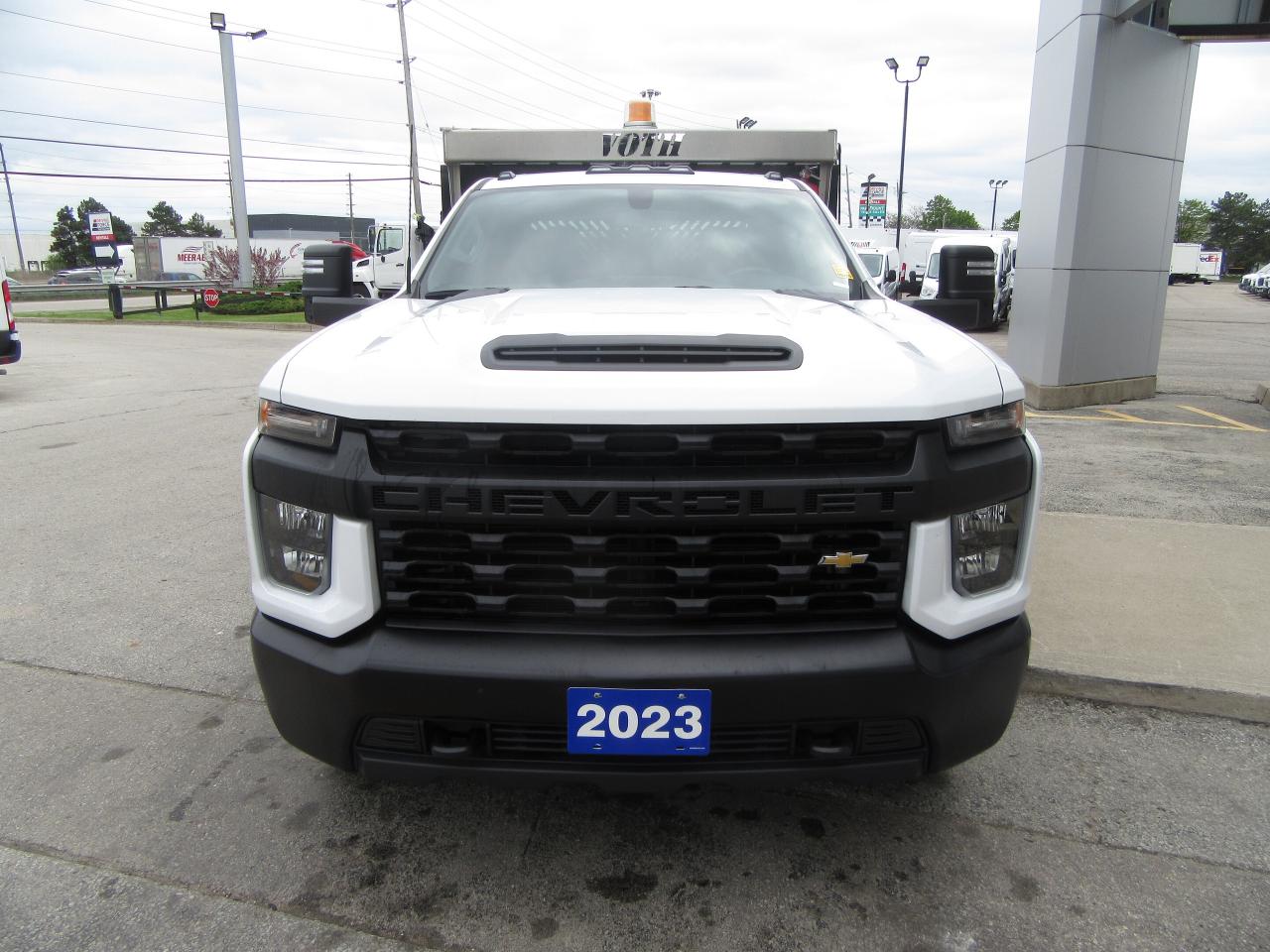 2023 Chevrolet 3500 SILVERADO CREW CAB 4X4 DUMP BOX EXTENDED WARRANTY Photo