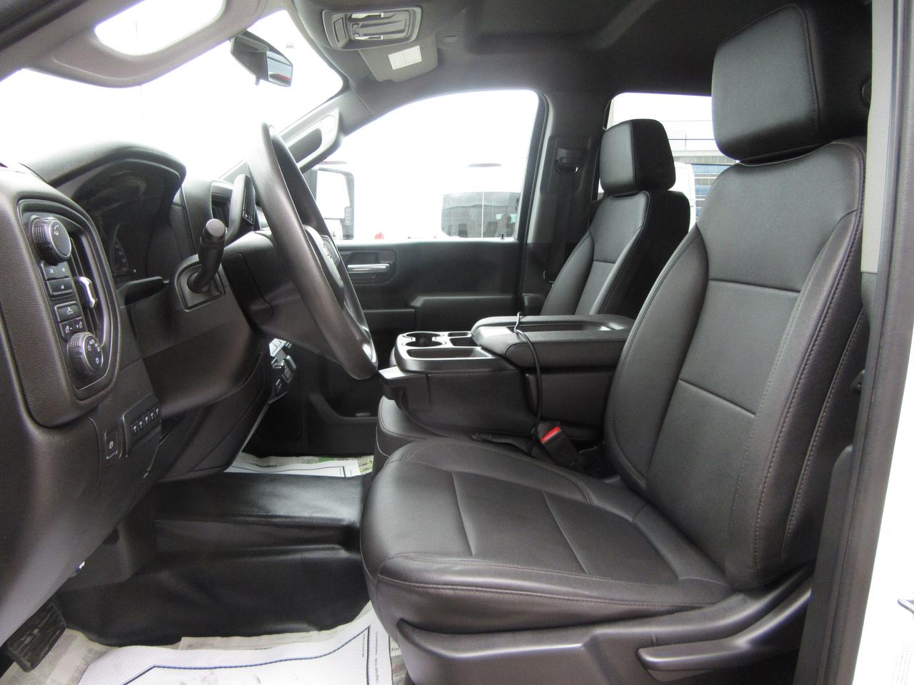 2023 Chevrolet 3500 SILVERADO CREW CAB 4X4 DUMP BOX EXTENDED WARRANTY Photo