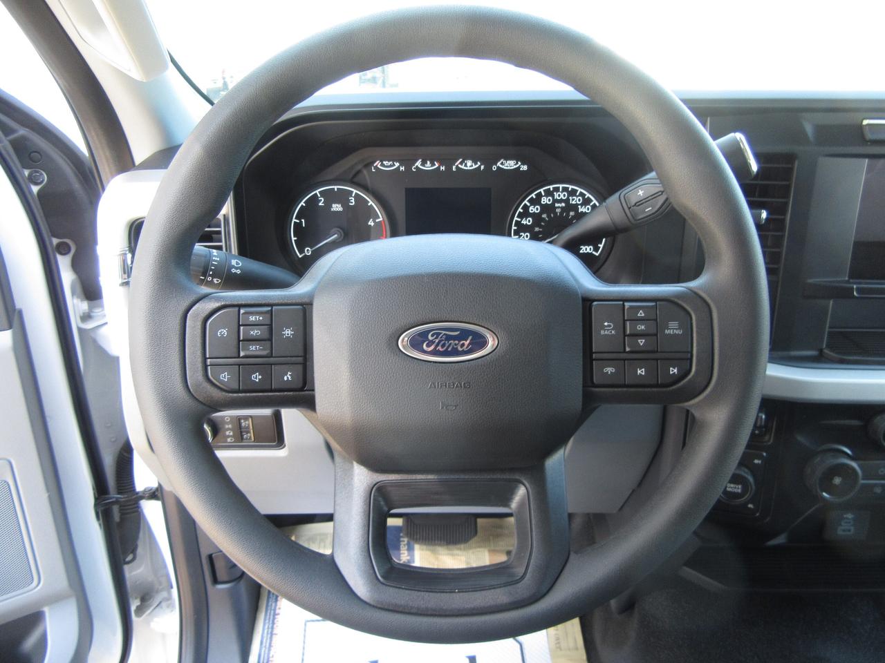 2024 Ford F-550 DIESEL 4X4 REG CAB 16FT ALUMINUM BOX & RAMP Photo