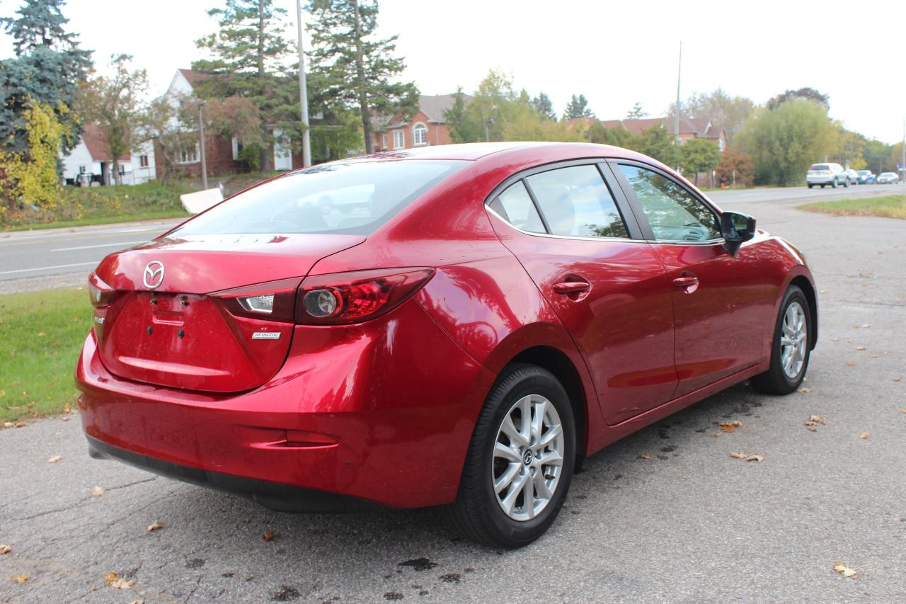 2018 Mazda MAZDA3 GS Auto, Leather Seats, No Accidents Photo4