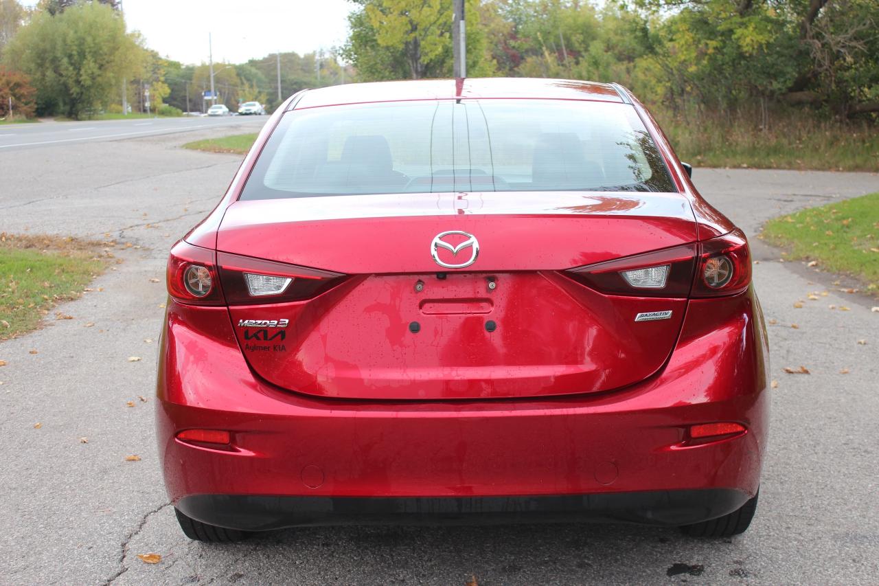 2018 Mazda MAZDA3 GS Auto, Leather Seats, No Accidents Photo3