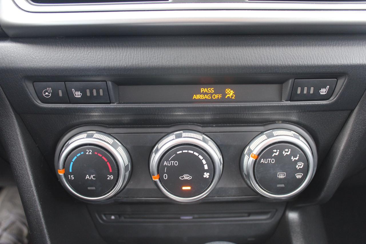 2018 Mazda MAZDA3 GS Auto, Leather Seats, No Accidents Photo