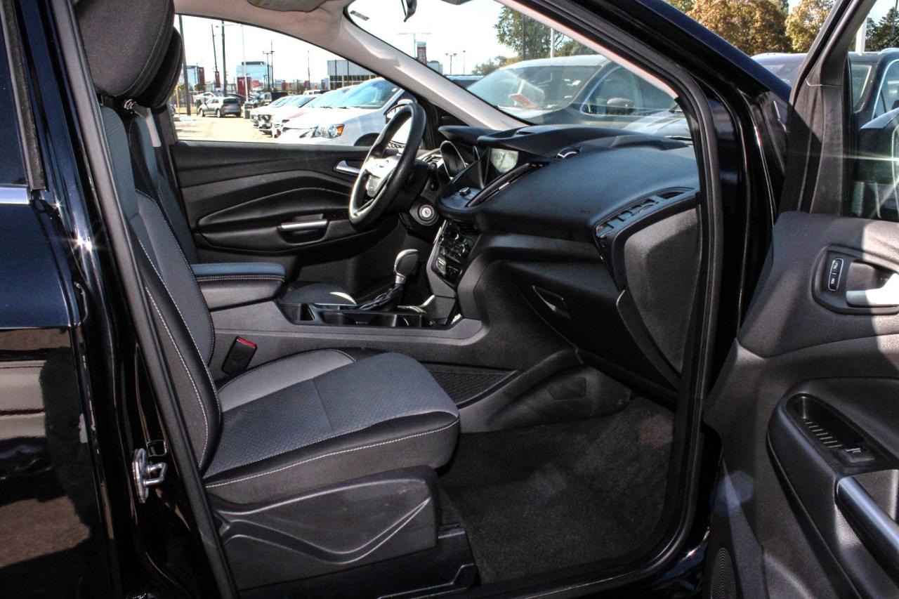 2017 Ford Escape FWD SE  Gps SiriusXM HtdSeats Gps Photo