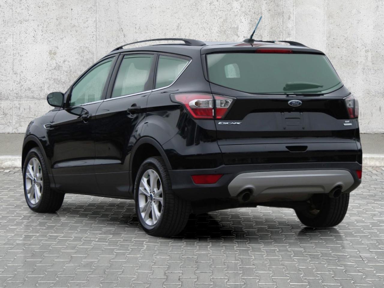 2017 Ford Escape FWD SE  Gps SiriusXM HtdSeats Gps Photo