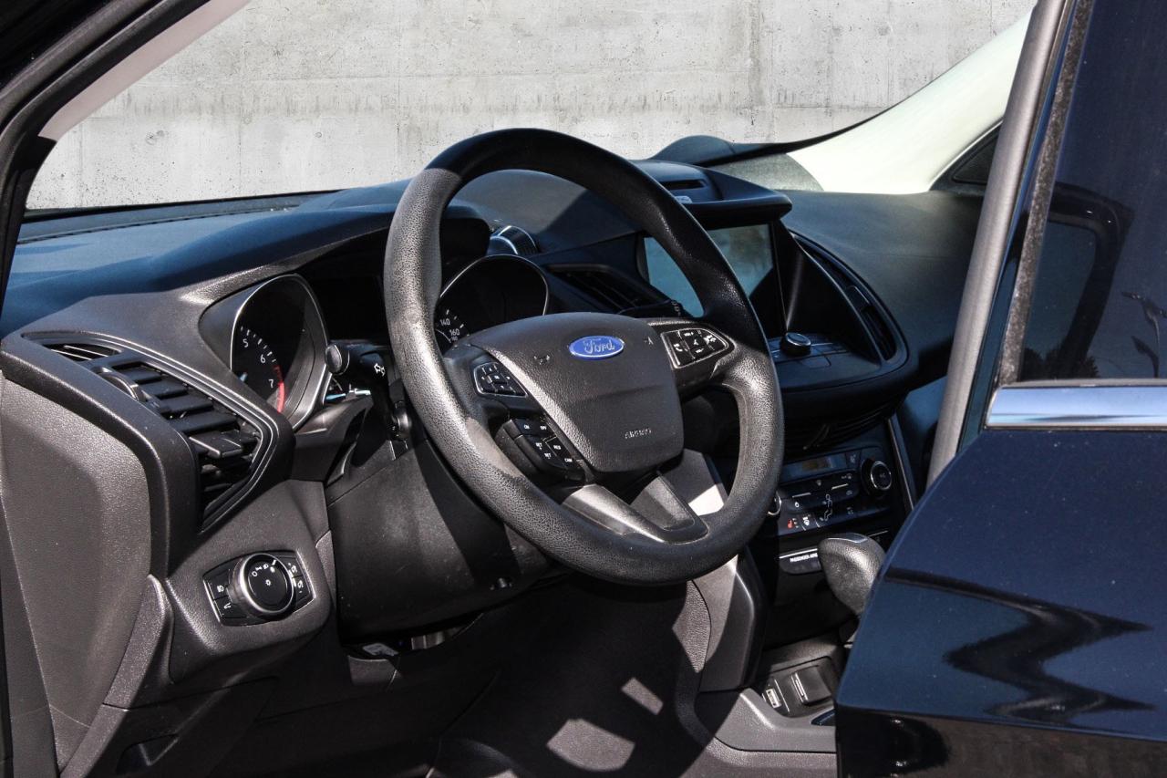 2017 Ford Escape FWD SE  Gps SiriusXM HtdSeats Gps Photo