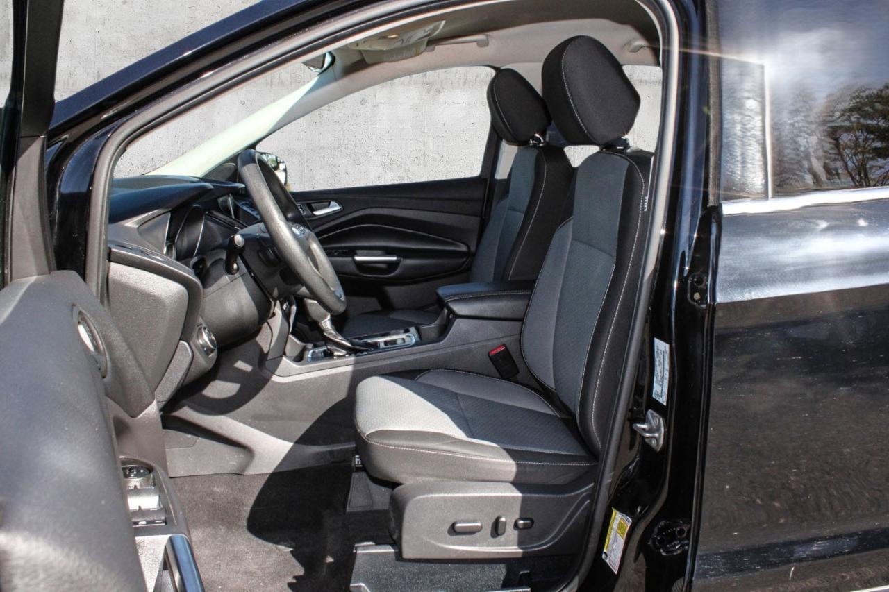 2017 Ford Escape FWD SE  Gps SiriusXM HtdSeats Gps Photo