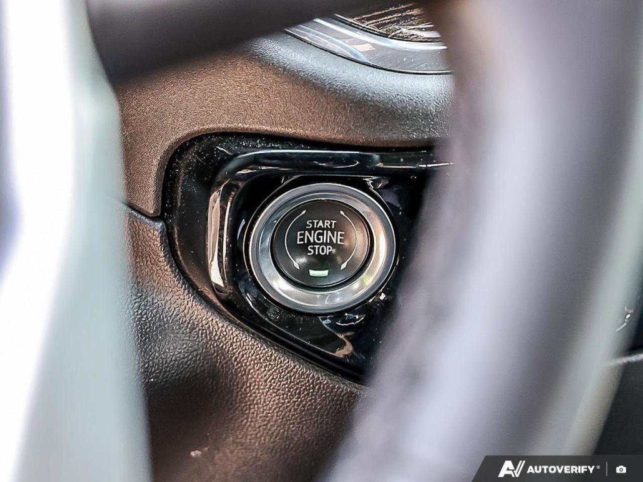 2023 GMC Sierra 1500 SLESLE, CREW, 4X4, 5.3L, HEATED CLOTH, TOW, 1-OWNE Photo