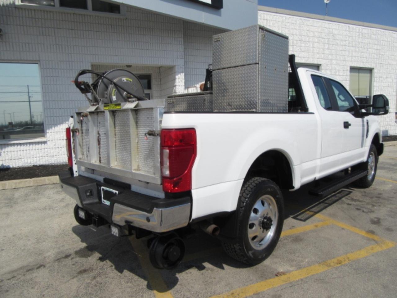 2022 Ford F-250 GAS 4X4 EXT CAB WITH HI-RAIL PACKAGE. Photo