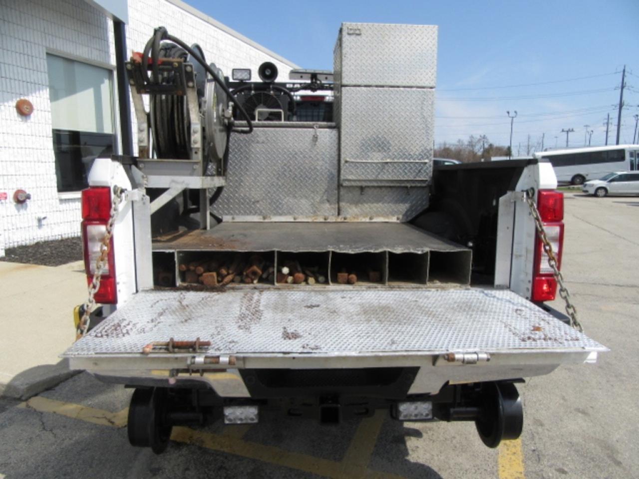 2022 Ford F-250 GAS 4X4 EXT CAB WITH HI-RAIL PACKAGE. Photo