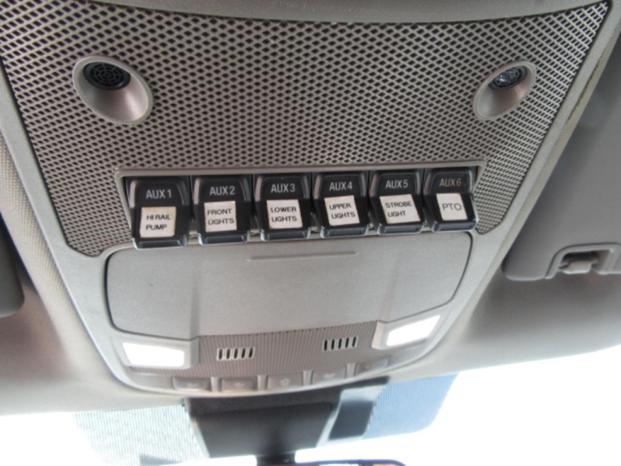 2022 Ford F-250 GAS 4X4 EXT CAB WITH HI-RAIL PACKAGE. Photo