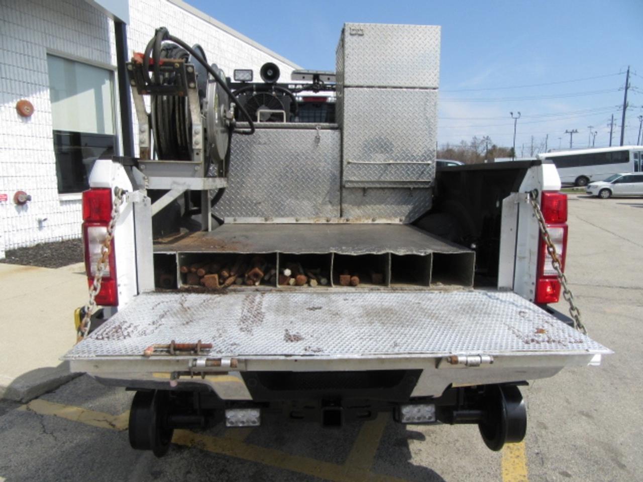 2022 Ford F-250 GAS 4X4 EXT CAB WITH HI-RAIL PACKAGE. Photo