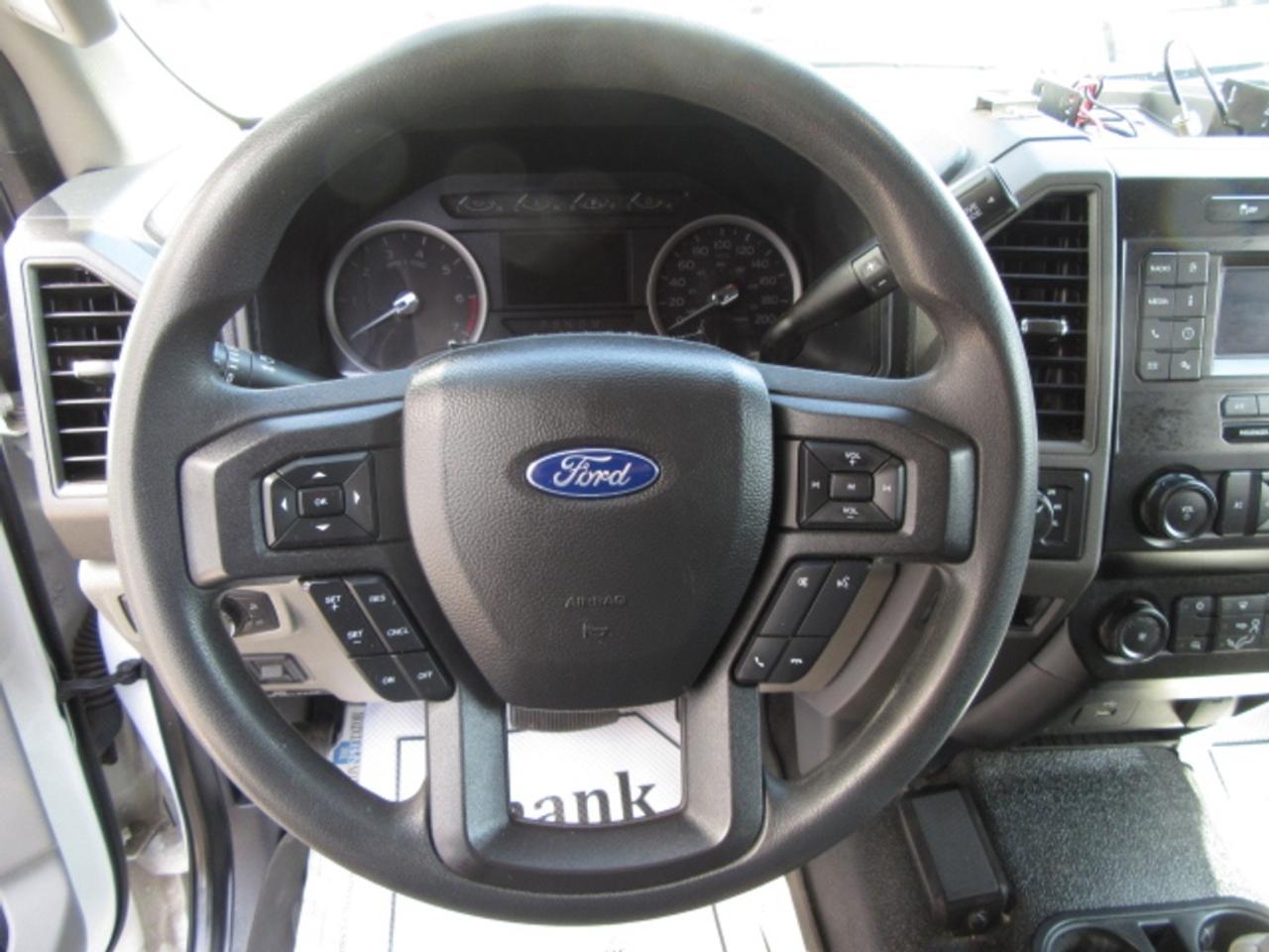 2022 Ford F-250 GAS 4X4 EXT CAB WITH HI-RAIL PACKAGE. Photo