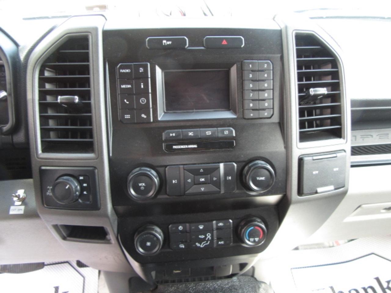 2022 Ford F-250 GAS 4X4 EXT CAB WITH HI-RAIL PACKAGE. Photo