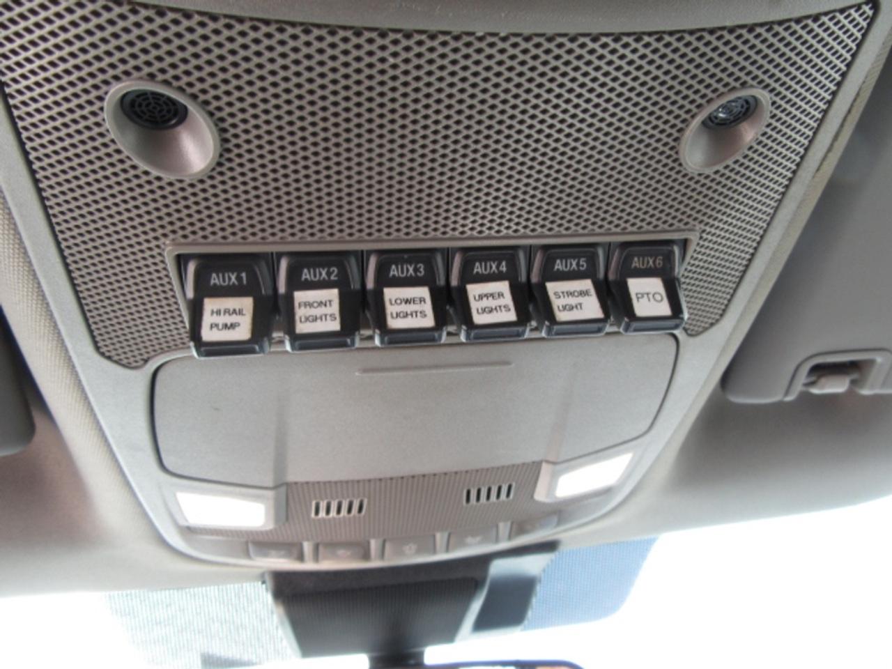 2022 Ford F-250 GAS 4X4 EXT CAB WITH HI-RAIL PACKAGE. Photo