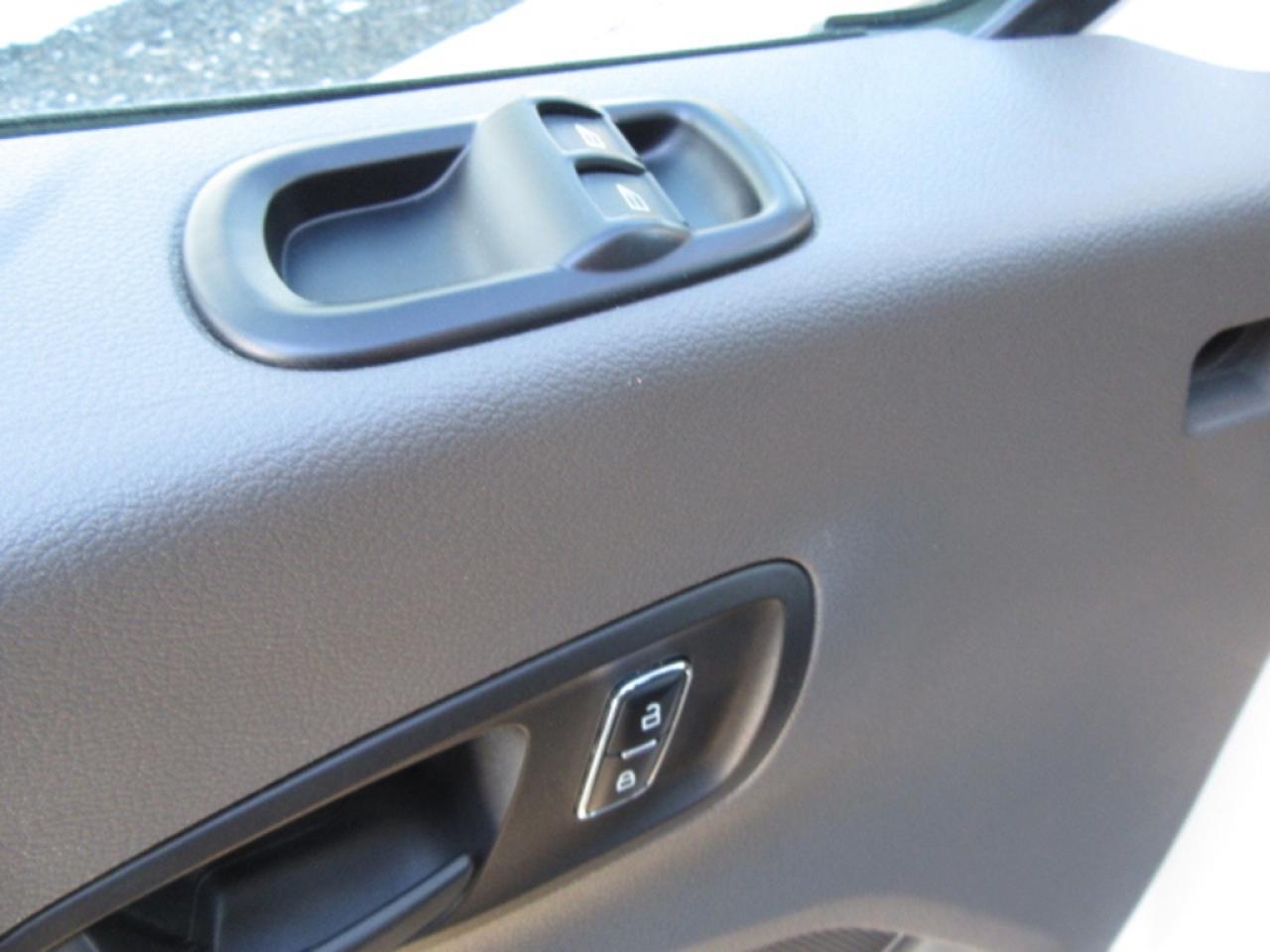 2022 Ford Transit Passenger Wagon T-350 GAS XLT MEDIUM ROOF 15 PASS VAN Photo