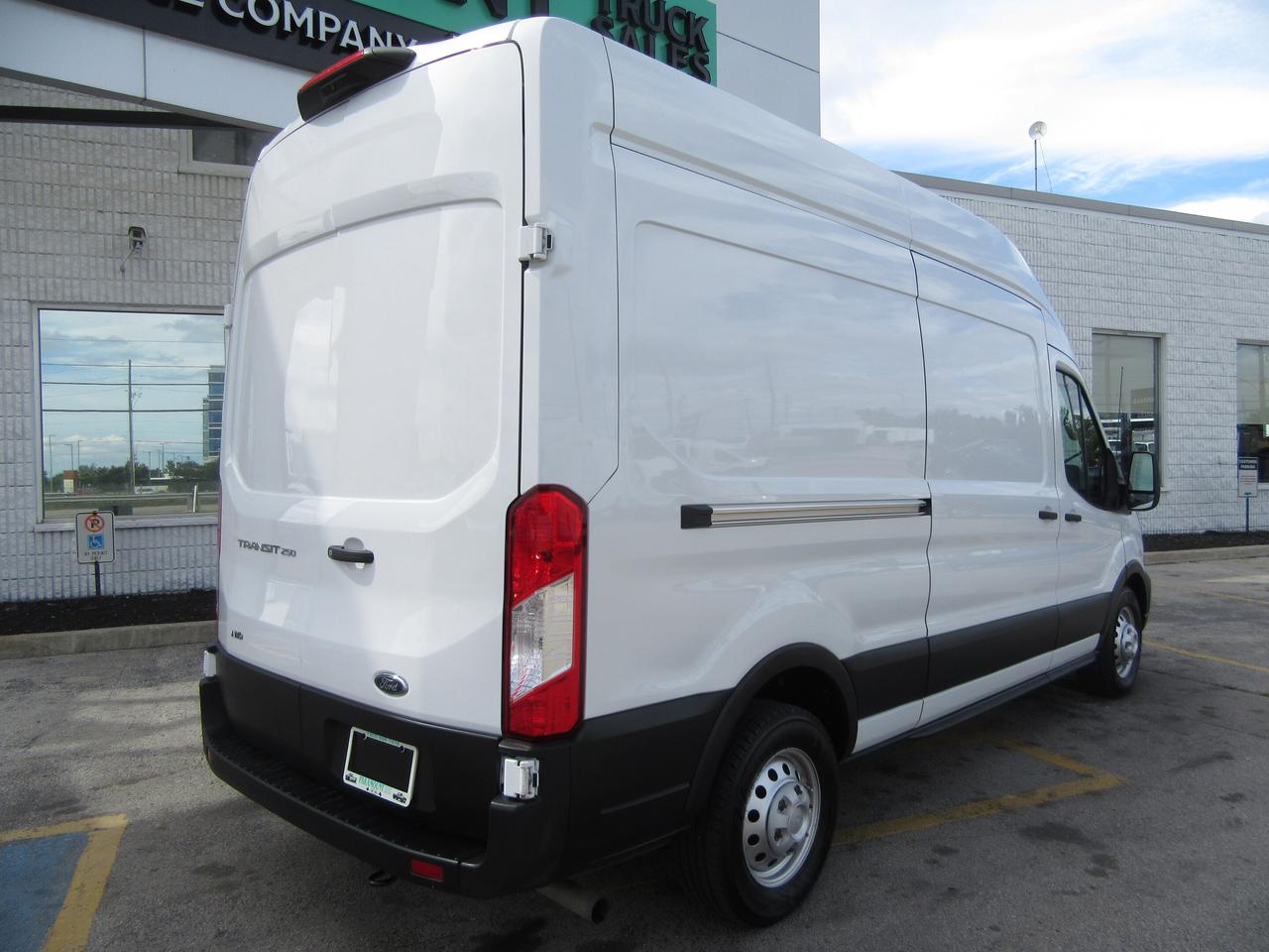 2022 Ford Transit T-250 AWD EXT HIGHROOF VAN WITH NEW REEFER SYSTEM Photo