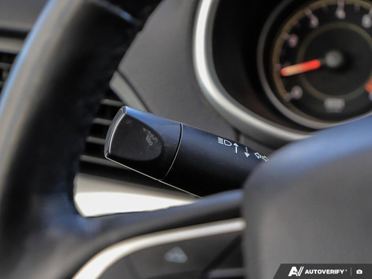 2015 Jeep Cherokee TrailhawkAS-TRADED, ACCIDENT-FREE, BACKUP CAM, 4X4 Photo