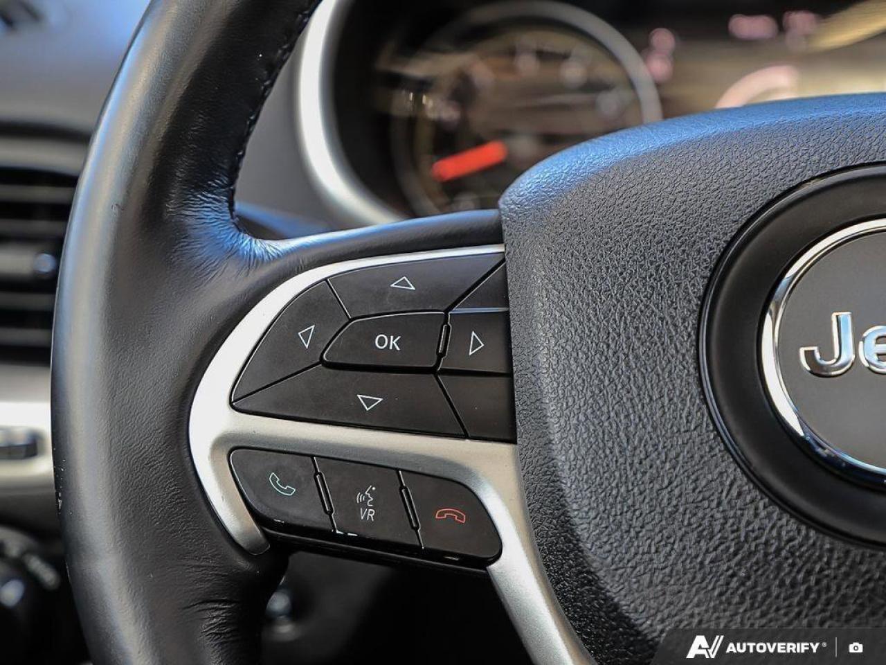 2015 Jeep Cherokee TrailhawkAS-TRADED, ACCIDENT-FREE, BACKUP CAM, 4X4 Photo