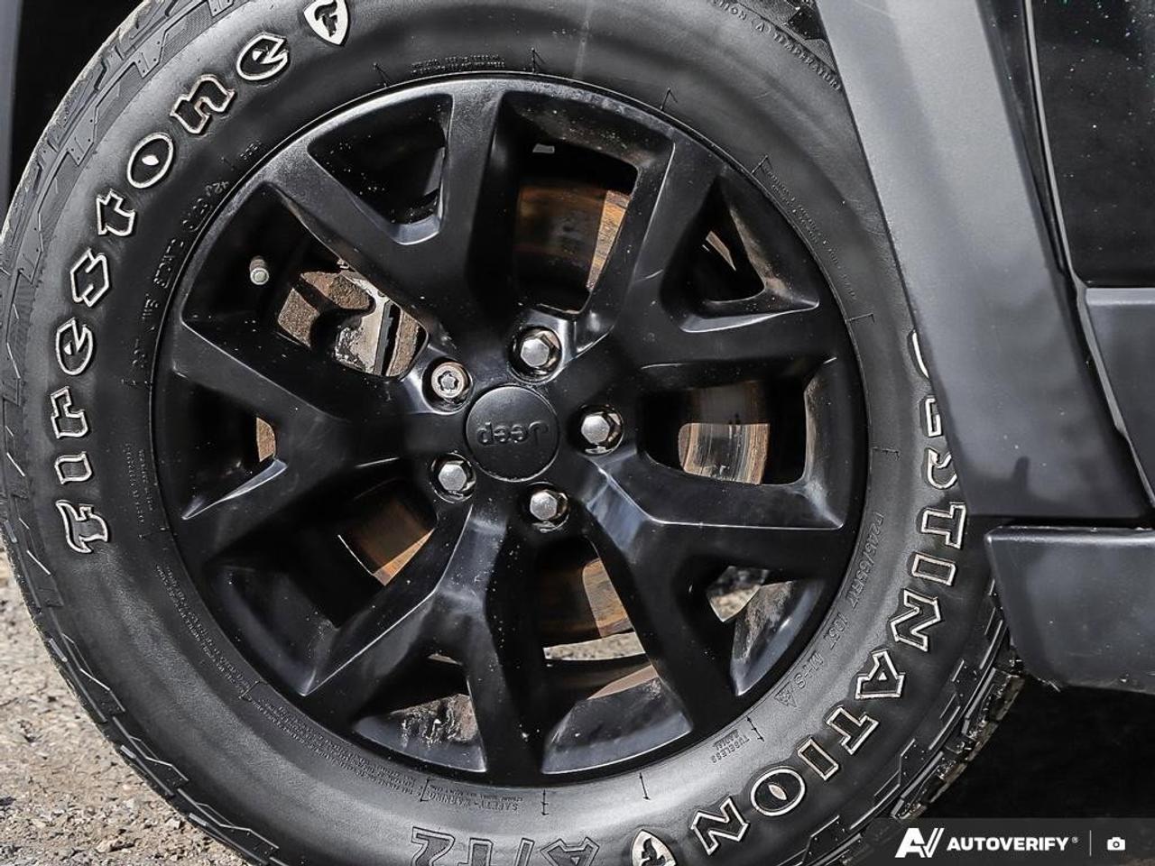 2015 Jeep Cherokee TrailhawkAS-TRADED, ACCIDENT-FREE, BACKUP CAM, 4X4 Photo