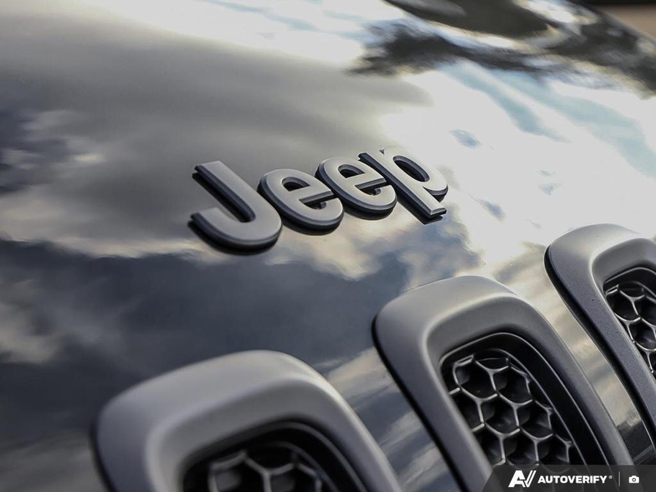 2015 Jeep Cherokee TrailhawkAS-TRADED, ACCIDENT-FREE, BACKUP CAM, 4X4 Photo