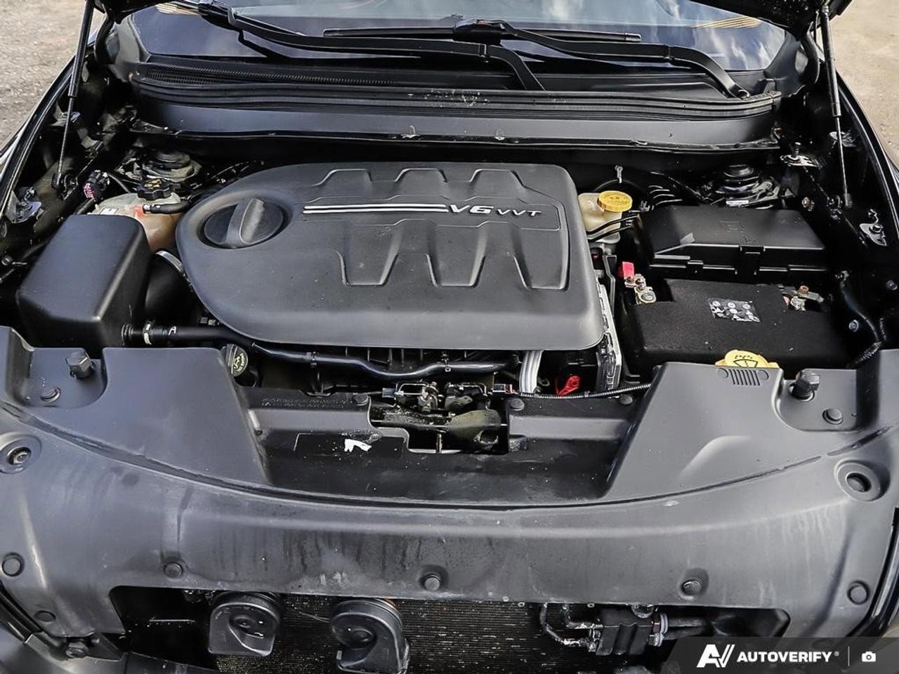 2015 Jeep Cherokee TrailhawkAS-TRADED, ACCIDENT-FREE, BACKUP CAM, 4X4 Photo