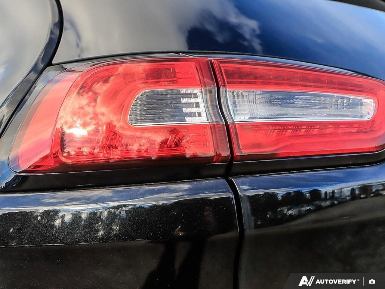 2015 Jeep Cherokee TrailhawkAS-TRADED, ACCIDENT-FREE, BACKUP CAM, 4X4 Photo