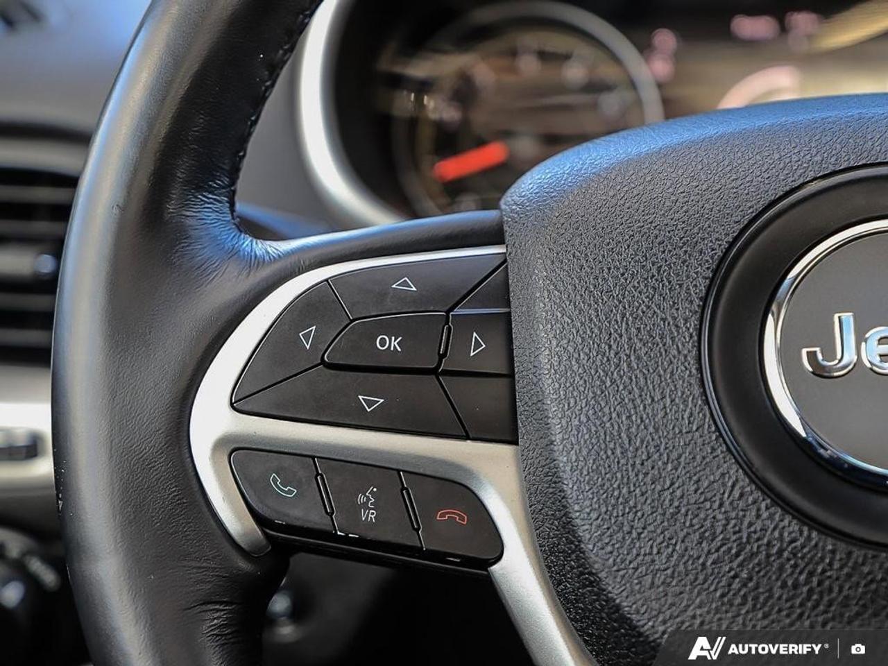 2015 Jeep Cherokee TrailhawkAS-TRADED, ACCIDENT-FREE, BACKUP CAM, 4X4 Photo