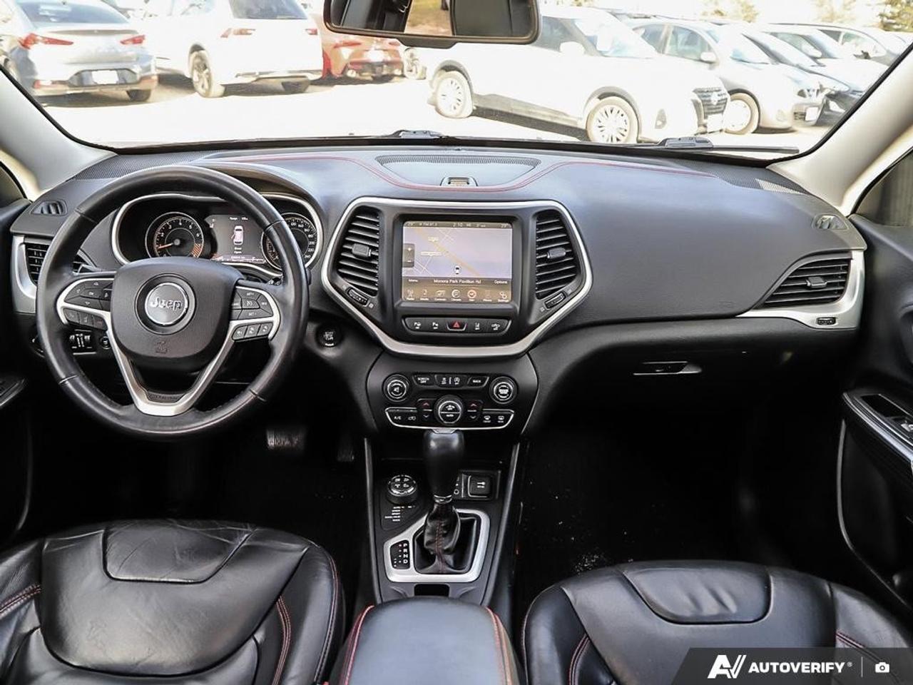 2015 Jeep Cherokee TrailhawkAS-TRADED, ACCIDENT-FREE, BACKUP CAM, 4X4 Photo