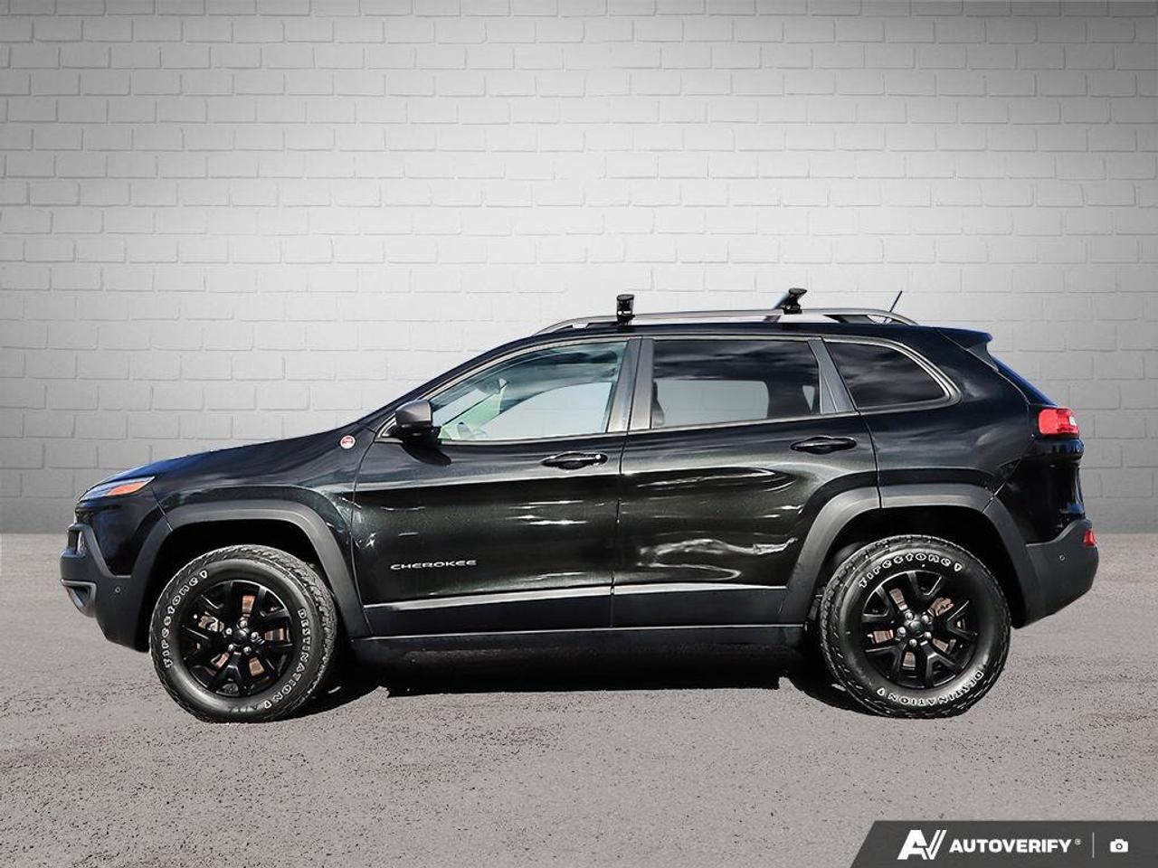 2015 Jeep Cherokee TrailhawkAS-TRADED, ACCIDENT-FREE, BACKUP CAM, 4X4 Photo2