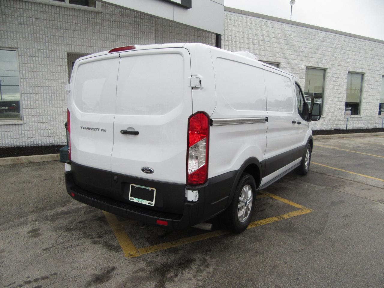 2023 Ford Transit Cargo Van T-150 LOWROOF WITH NEW LOW TEMP REEFER SYSTEM Photo