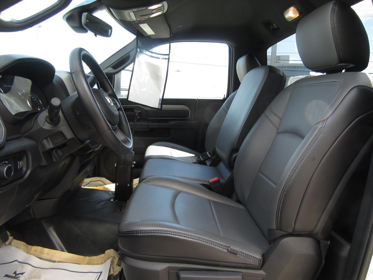 2024 Dodge RAM 5500 DIESEL REG CAB 4X4 WITH NEW STELLAR HOOK LIFT Photo