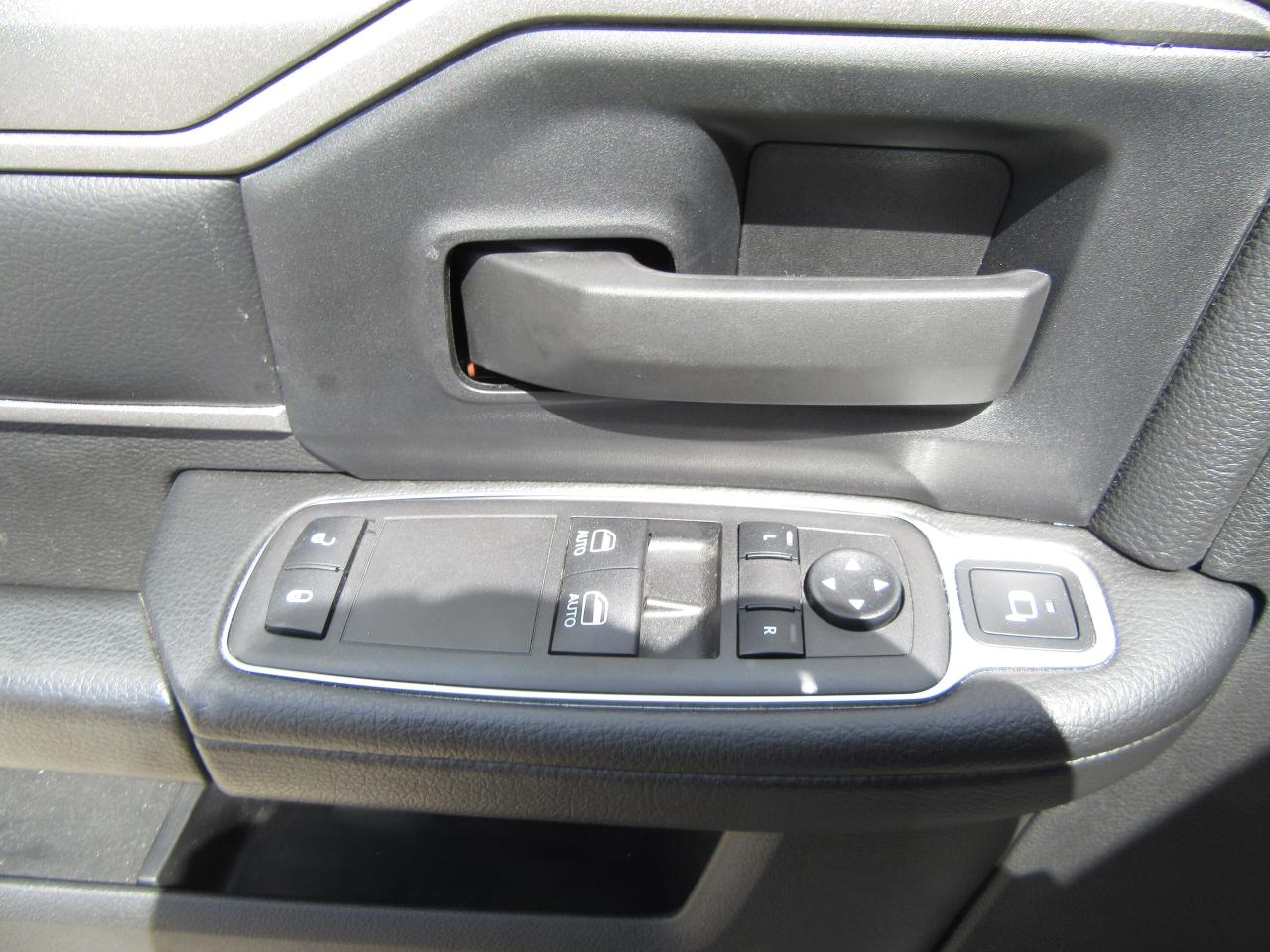 2024 Dodge RAM 5500 DIESEL REG CAB 4X4 WITH NEW STELLAR HOOK LIFT Photo