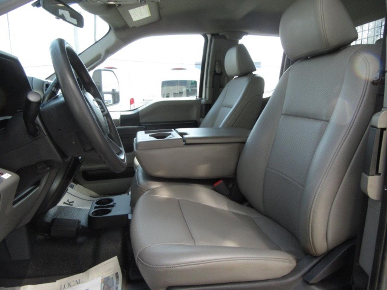 2022 Ford F-250 GAS 4X4 EXT CAB WITH HI-RAIL PACKAGE Photo