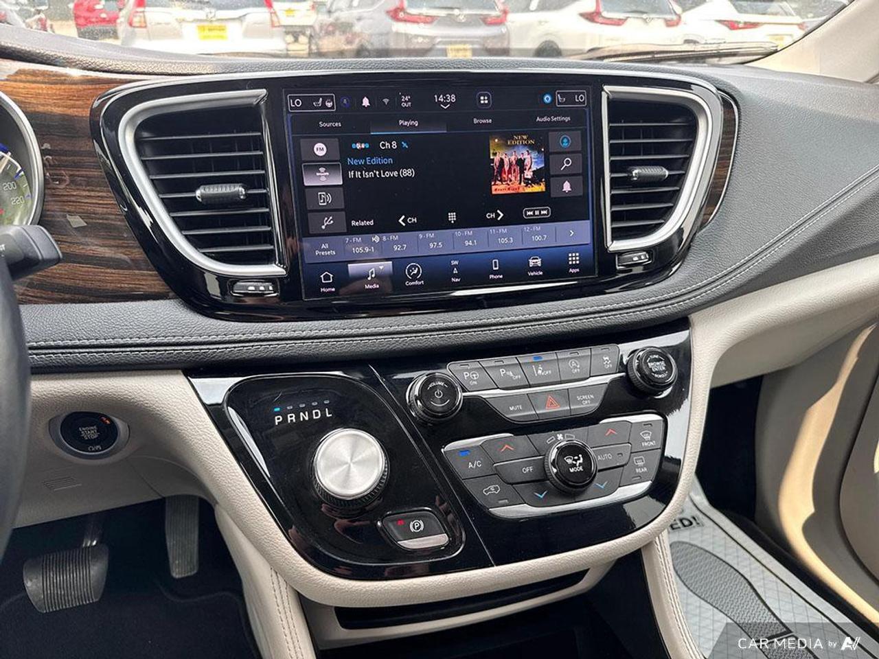 2022 Chrysler Pacifica Limited AUTO PARKING   BACKUP CAM   BLUETOOTH   HT Photo