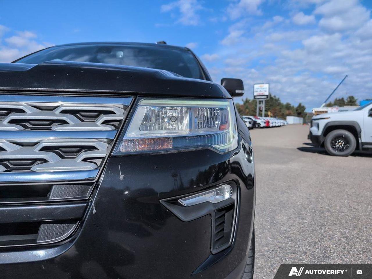 2019 Ford Explorer XLTOne Owner   Remote Start   Sunroof   6 passenge Photo