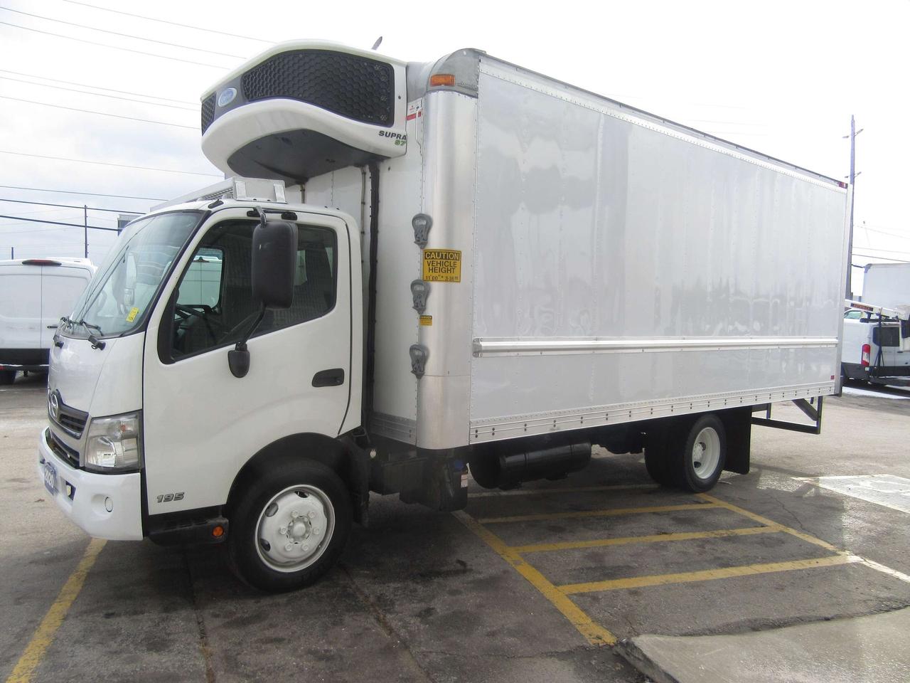 2020 Hino 195 DIESEL 20FT BOX WITH CARRIER S7 REEFER SYSTEM Photo