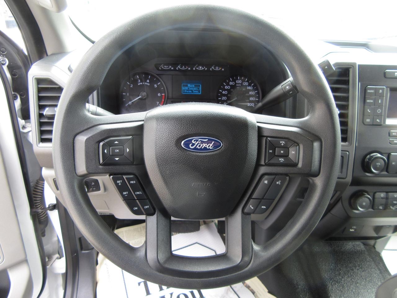 2022 Ford F-250 GAS 4X4 CREW CAB BRAND NEW HI-RAIL PKG 8FT LONGBOX Photo