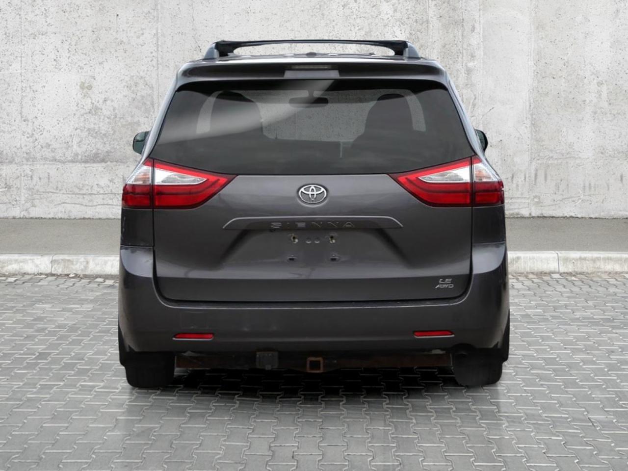 2015 Toyota Sienna 5dr LE 7-Pass AWD Photo