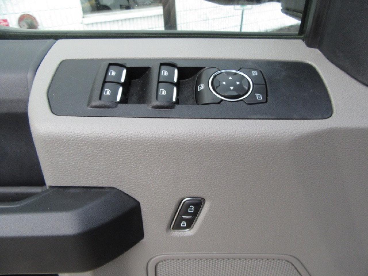 2022 Ford F-550 4X4 CREW CAB DIESEL 12FT FLAT DECK Photo