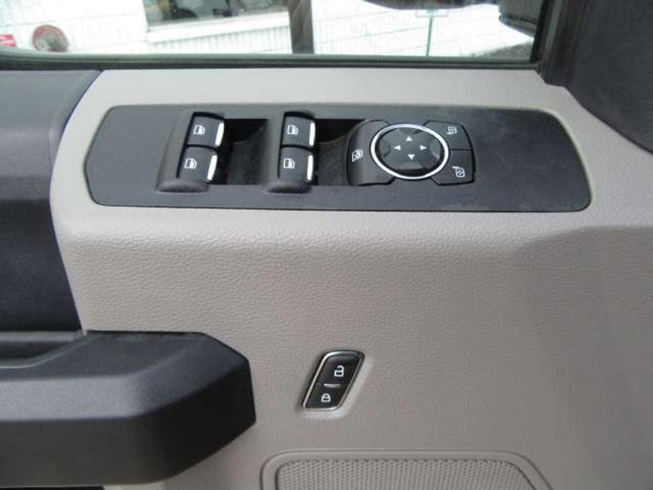 2022 Ford F-550 4X4 CREW CAB DIESEL 12FT FLAT DECK Photo