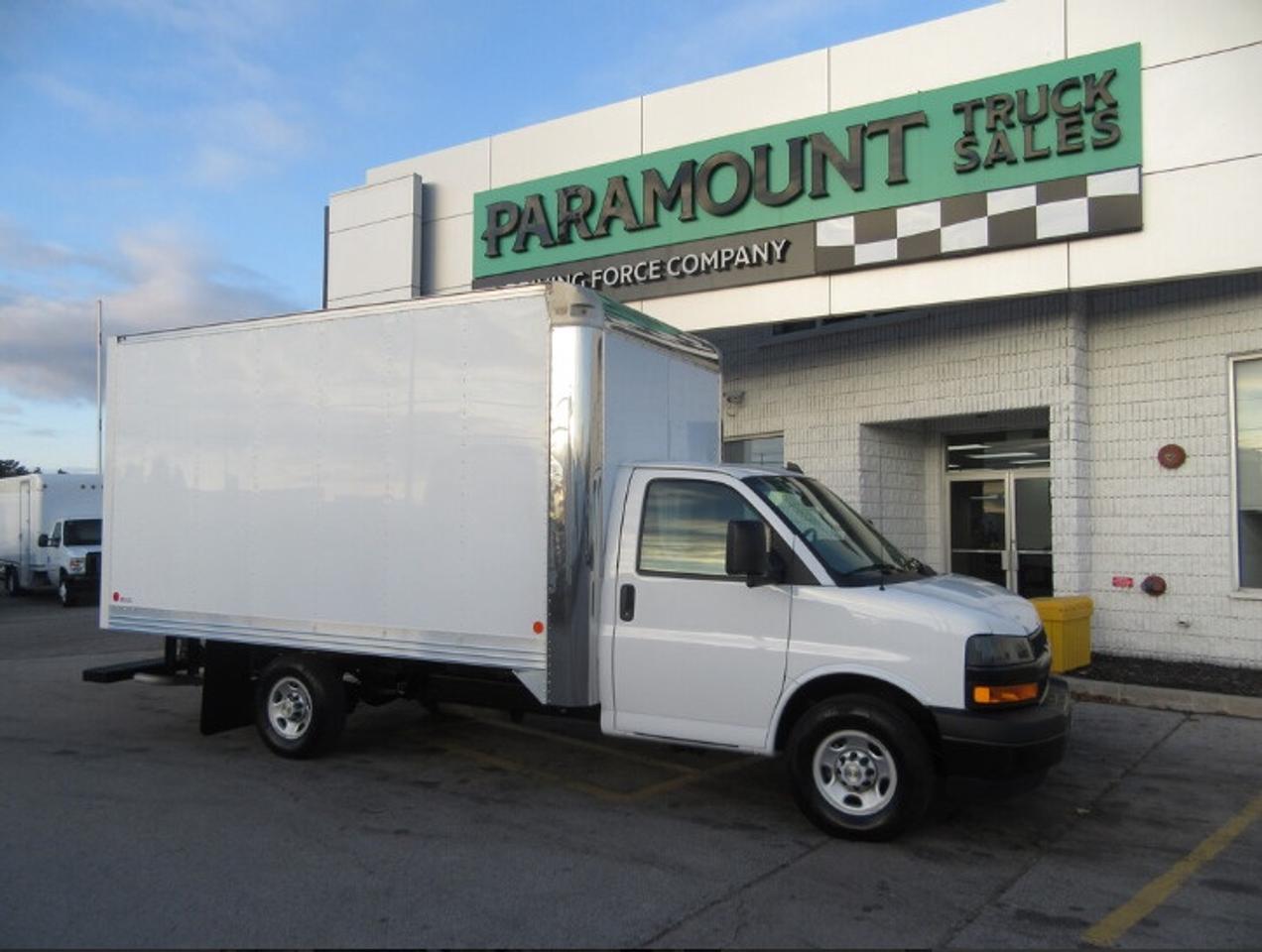 2023 GMC Savana GAS WITH 14 FT ALUMINUM CUBE VAN & ROLL OUT RAMP Photo0