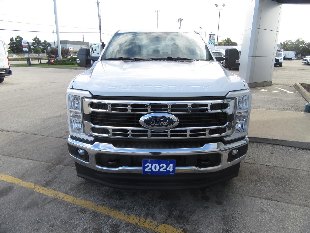 2024 Ford F-350 CREW CAB XLT 4X4 6.8 FT BOX Photo