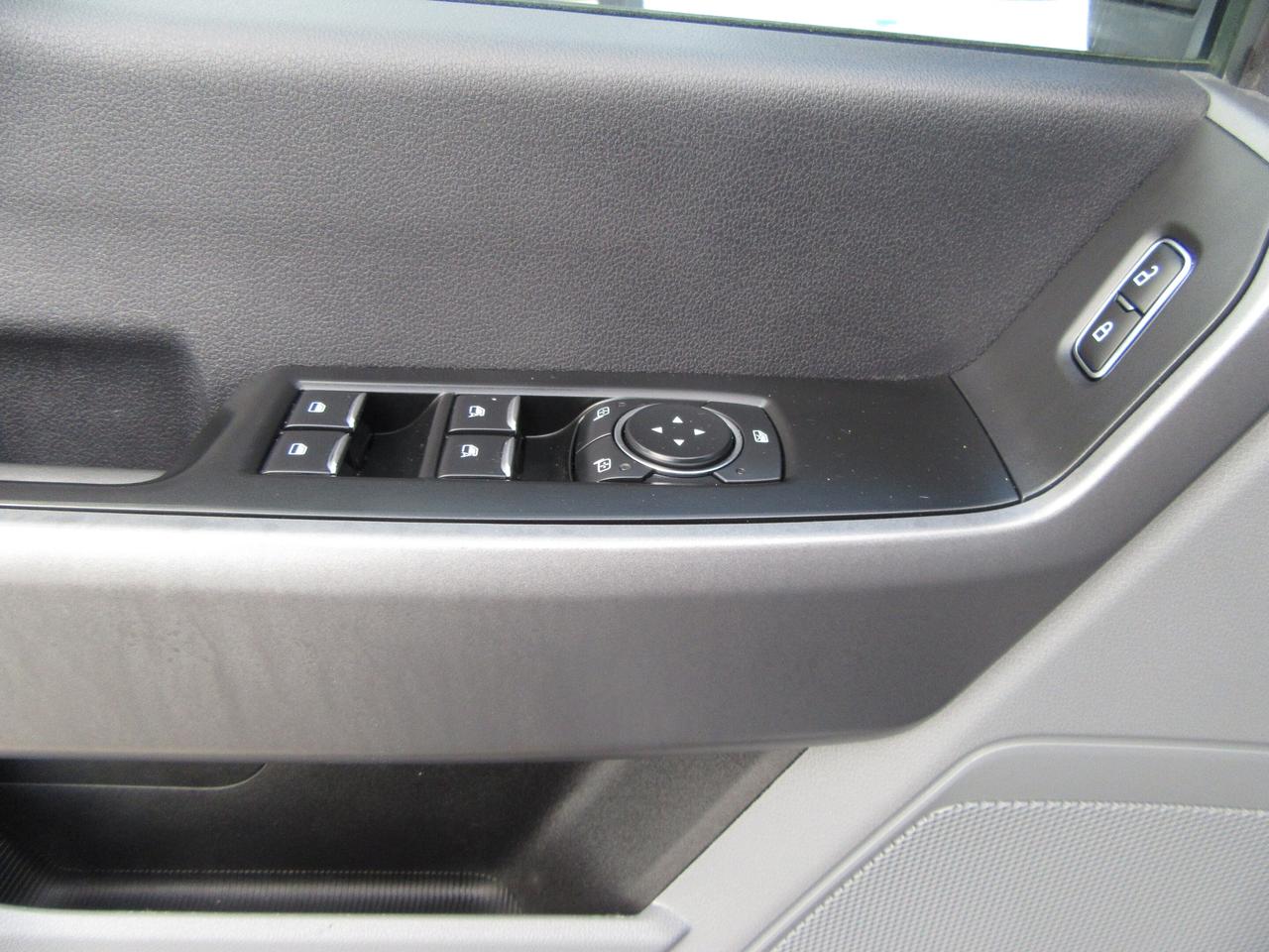 2024 Ford F-350 CREW CAB XLT 4X4 6.8 FT BOX Photo