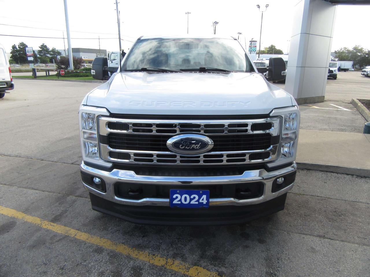 2024 Ford F-350 CREW CAB XLT 4X4 6.8 FT BOX Photo