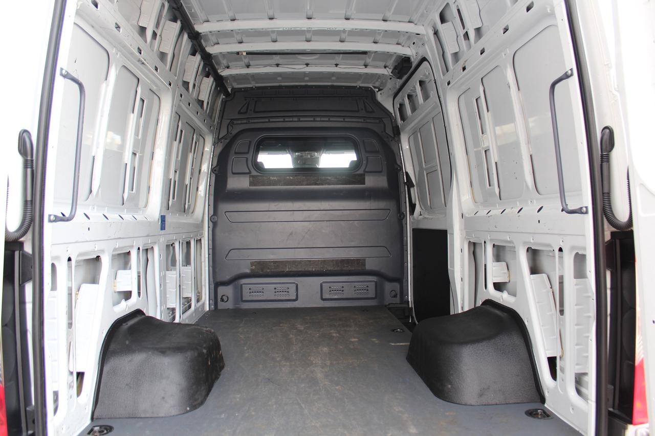 2021 Mercedes-Benz Sprinter Cargo Van 4500 - "DULLYS" - "3.0L DIESEL" - "TOW PKG" Photo3