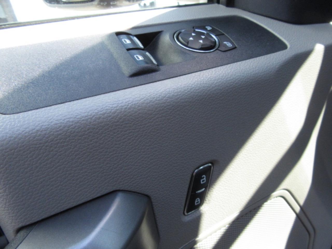 2022 Ford Super Duty F-550 DIESEL REG CAB 4X4 WITH 11 FT ALUMINUM DUMP BOX Photo