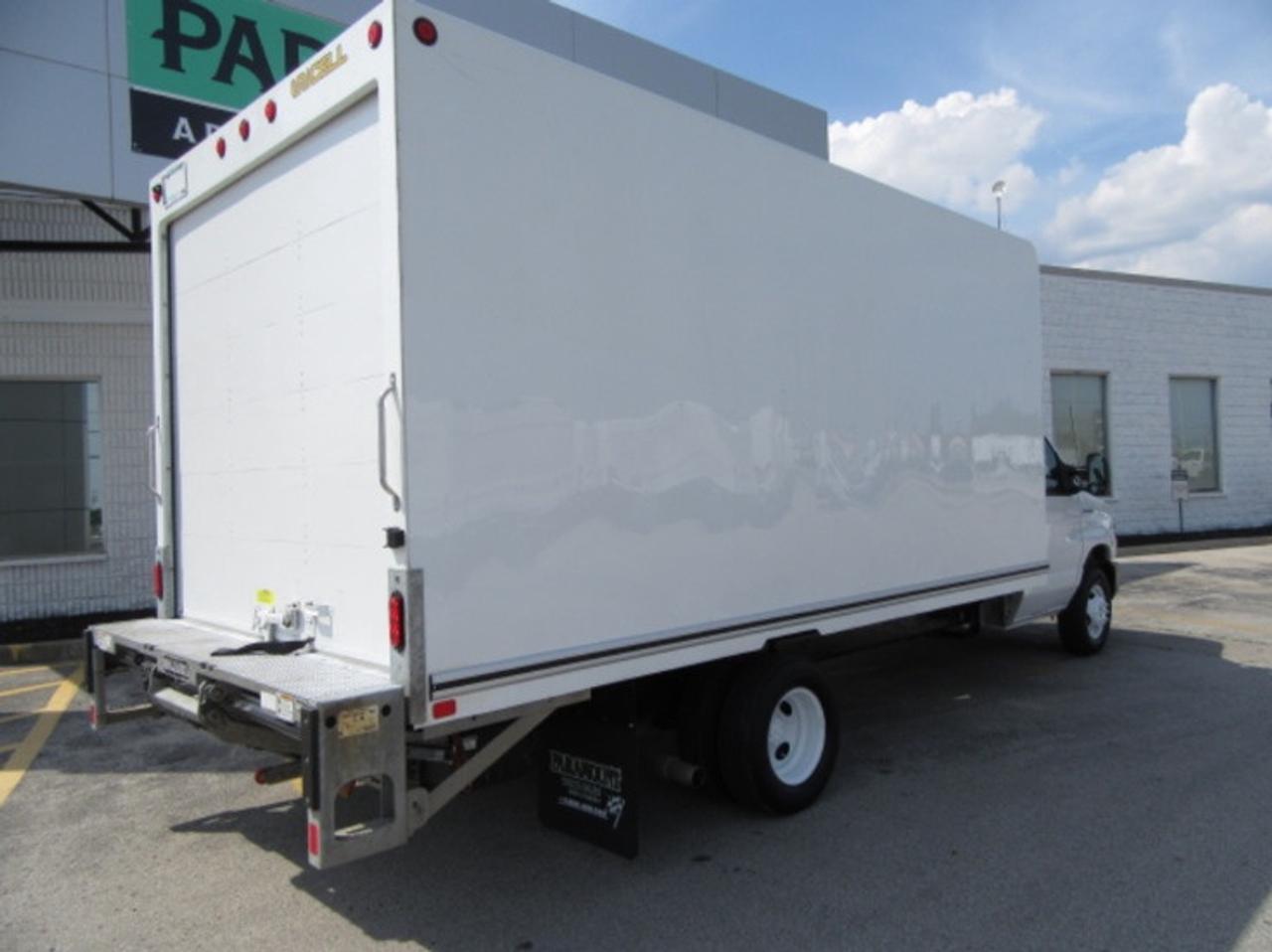 2023 Ford E-450 GAS 16FT HIGH BOX CUBE & POWER LIFTGATE Photo